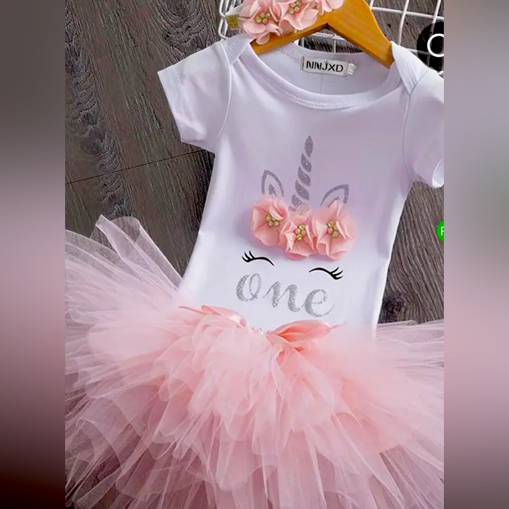 Baby girl “one” birthday tutu set. Absolutely adorable.